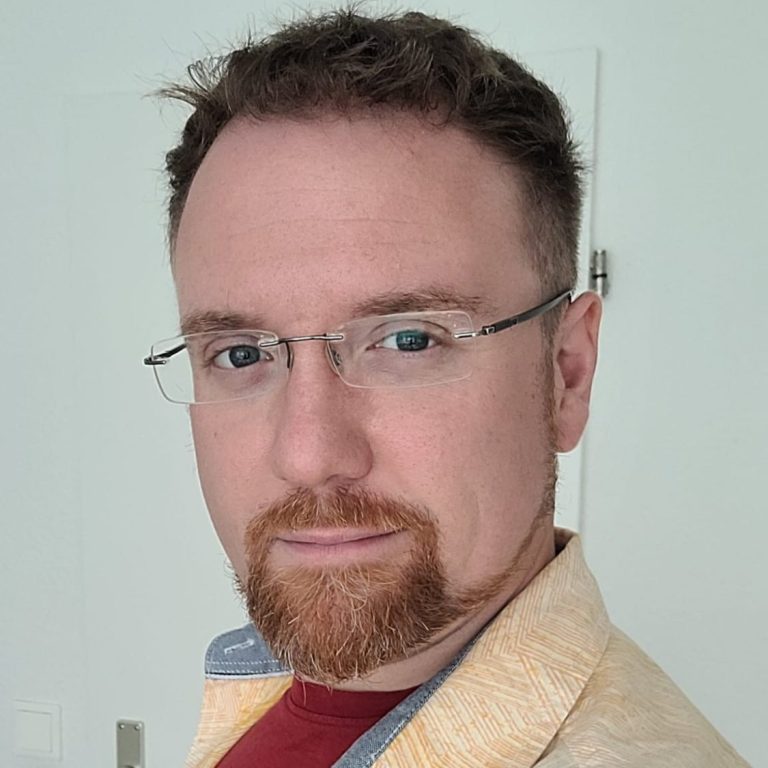 Porträt von Romano Halle, Gründer und Künstler hinter dem Musikprojekt PhönixNacht