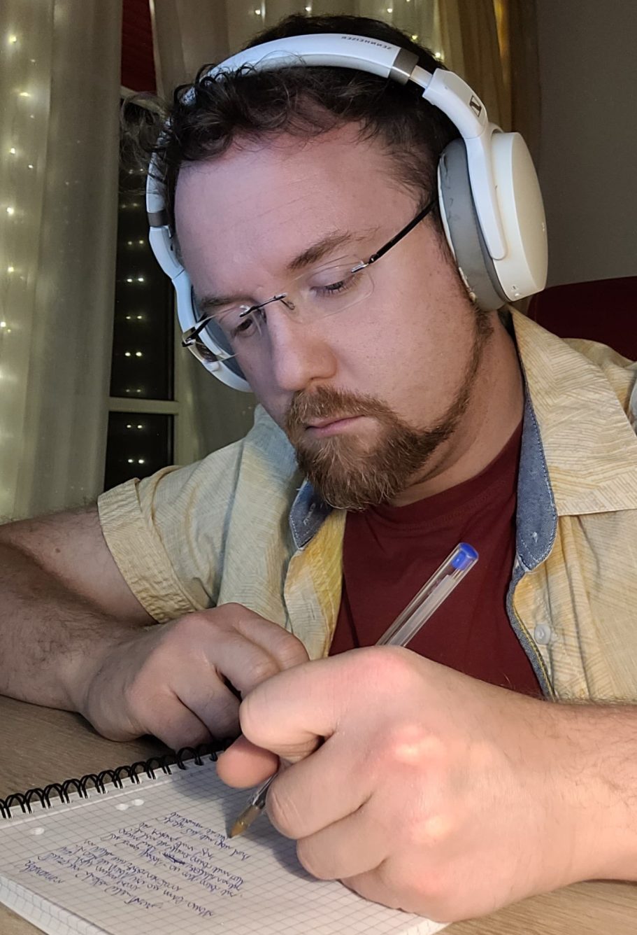 Porträt von Romano Halle, Gründer und Künstler hinter dem Musikprojekt PhönixNacht